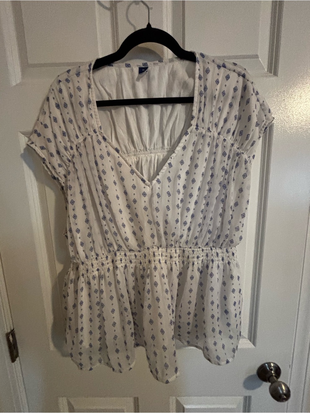 Old Navy White Tunic with Blue Diamond Motif